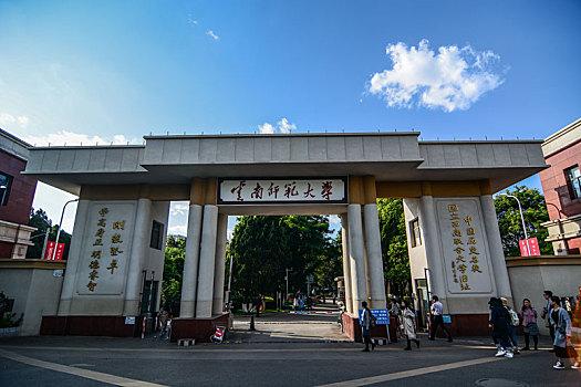 四川高考复读生好还是应届好